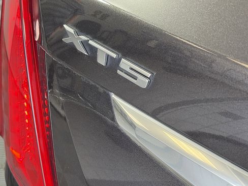 Used 2017 Cadillac XT5 Luxury w/ Driver Awareness Package image 16