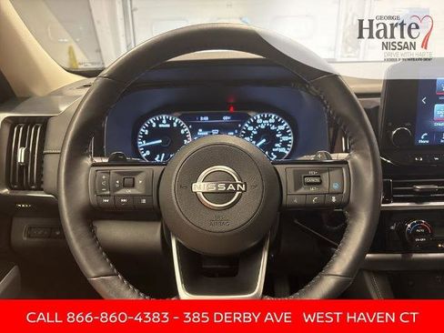 Certified 2023 Nissan Pathfinder SL image 16