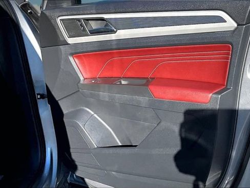 Used 2023 Volkswagen Atlas Cross Sport SEL Premium R-Line image 19