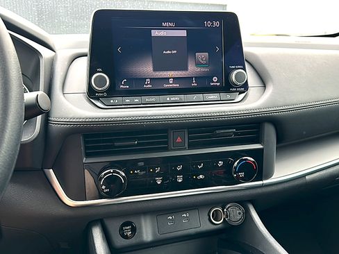 Certified 2025 Nissan Rogue S FWD image 31