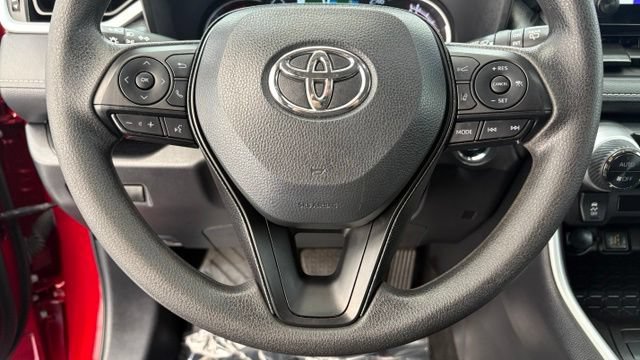 Used 2025 Toyota RAV4 XLE FWD image 34