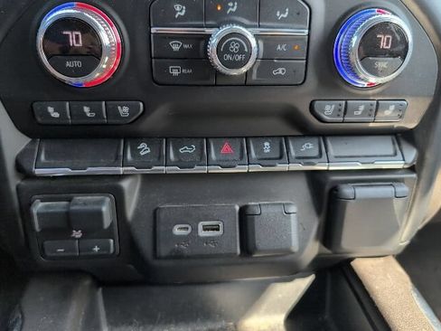 Used 2022 GMC Sierra 1500 SLT w/ SLT Premium Package AWD/4WD image 15