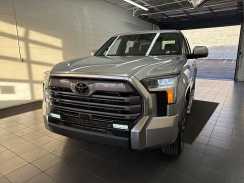 Used 2025 Toyota Tundra Limited image 3