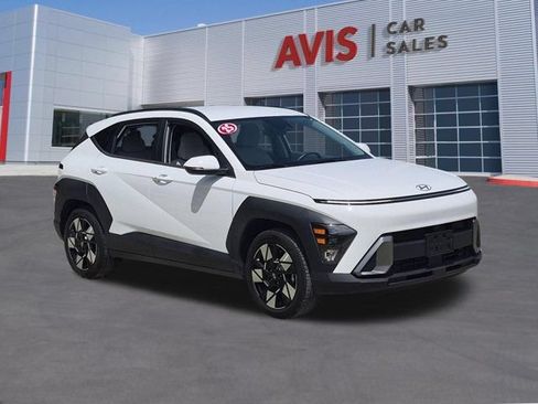 Used 2025 Hyundai Kona SEL FWD image 3
