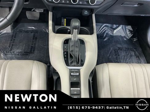 Used 2025 Honda HR-V EX-L image 10