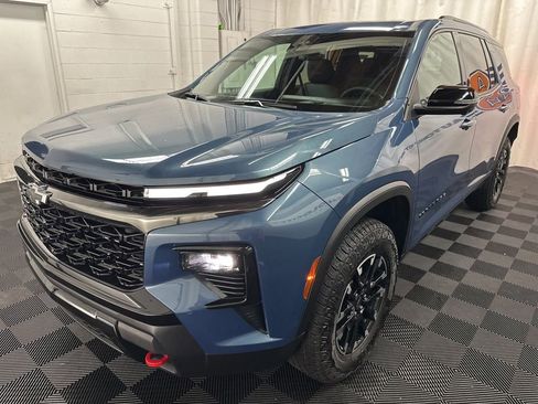 Used 2025 Chevrolet Traverse Z71 w/ Driver Confidence Package image 4