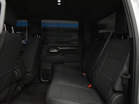 Used 2026 GMC Sierra 2500 SLE w/ SLE Value Package; image 17