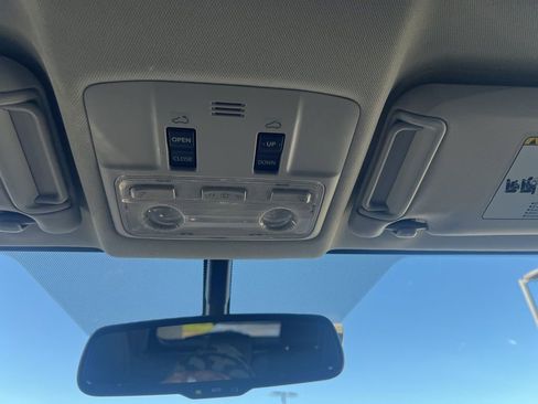 Used 2014 Toyota RAV4 Limited image 23