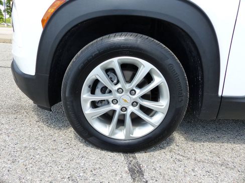 Used 2024 Chevrolet TrailBlazer LS w/ LS Convenience Package FWD image 14