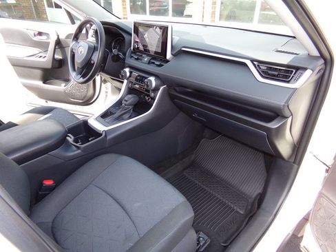 Used 2025 Toyota RAV4 XLE w/ Convenience Package FWD image 24