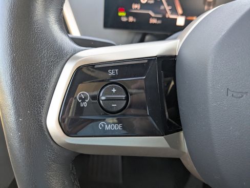 Used 2023 BMW iX xDrive50 image 31