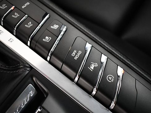 Used 2018 Porsche Macan S image 41