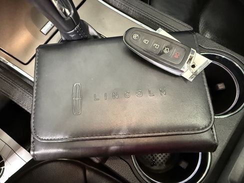 Used 2014 Lincoln MKX AWD w/ Equipment Group 102A image 21