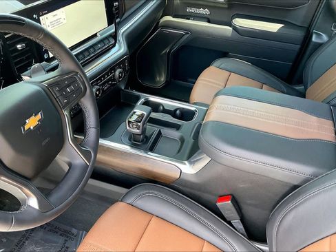 Certified 2026 Chevrolet Silverado 1500 High Country AWD/4WD image 17