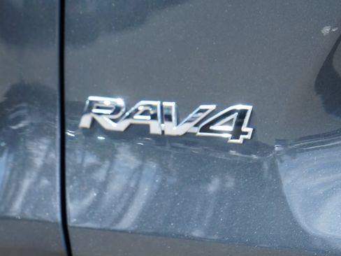 Used 2020 Toyota RAV4 XLE AWD/4WD image 43