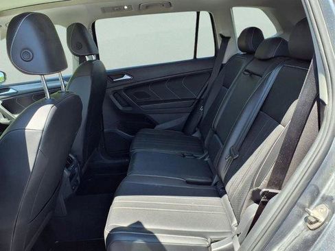 Used 2022 Volkswagen Tiguan SE AWD/4WD image 10