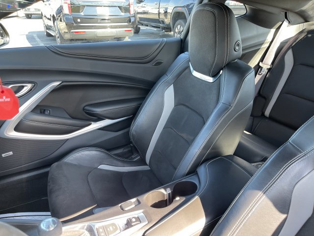 Used 2017 Chevrolet Camaro LT RWD image 23