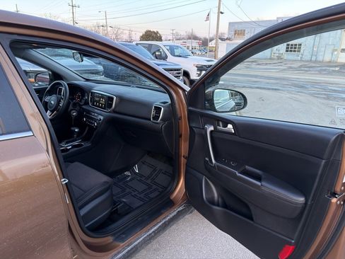 Used 2020 Kia Sportage LX image 20