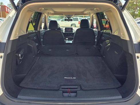 Used 2023 Nissan Rogue SV w/ SV Premium B Package AWD/4WD image 17