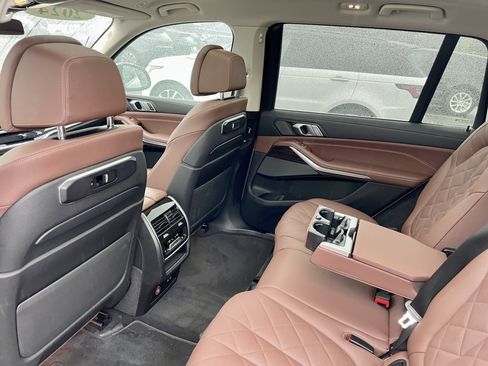 Used 2024 BMW X7 xDrive40i AWD/4WD image 30