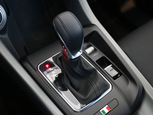 New 2026 Alfa Romeo Tonale w/ Black Premium Package image 52