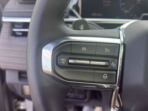 Used 2024 GMC Sierra EV Denali AWD/4WD image 19