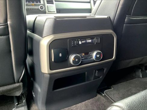 Used 2019 Ford Expedition XLT w/ Equipment Group 201A RWD image 35
