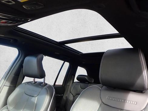 New 2025 Jeep Grand Cherokee Overland w/ Luxury Tech Group IV image 15