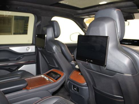 Used 2025 Lincoln Navigator Black Label AWD/4WD image 41