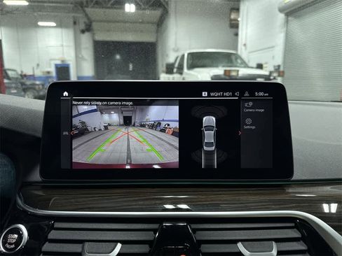 Used 2023 BMW 530i xDrive w/ Premium Package image 26