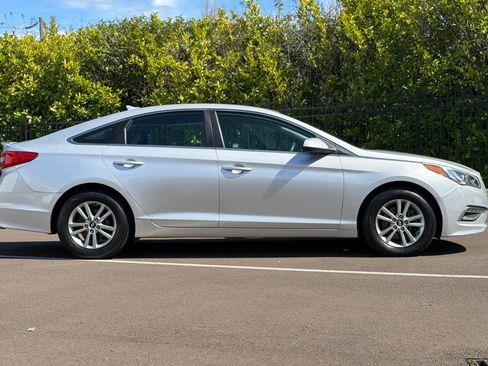 Used 2015 Hyundai Sonata SE FWD image 3