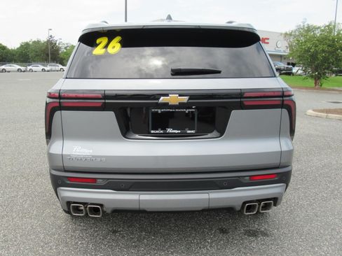 Used 2026 Chevrolet Traverse LT FWD image 6