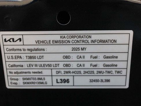 Used 2025 Kia Telluride S FWD image 28
