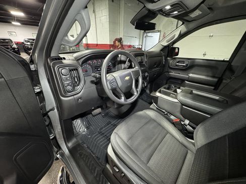 Used 2023 Chevrolet Silverado 1500 Custom AWD/4WD image 13