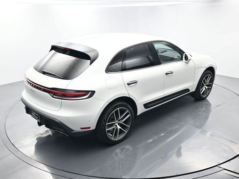 Used 2024 Porsche Macan image 38