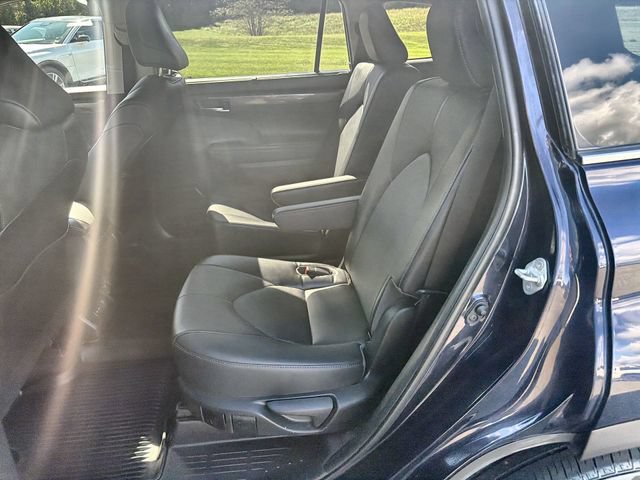Used 2022 Toyota Highlander Limited AWD/4WD image 26