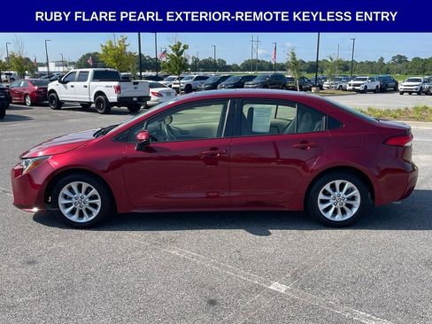 Used 2022 Toyota Corolla LE FWD image 4