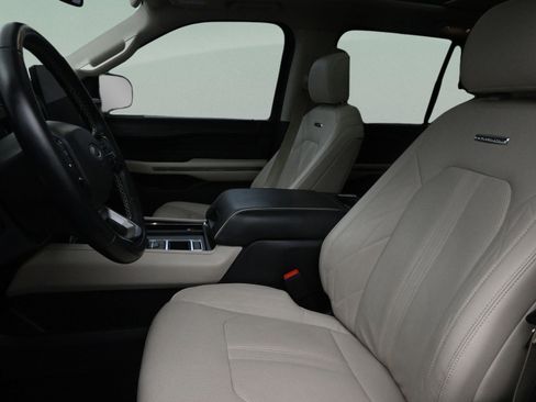 Used 2023 Ford Expedition Platinum RWD image 17