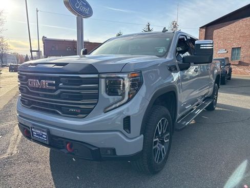 Used 2025 GMC Sierra 1500 AT4 image 7