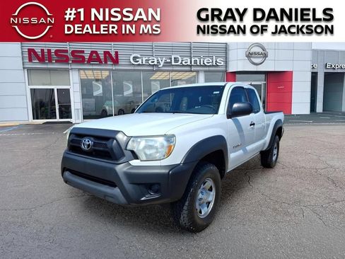 Used 2012 Toyota Tacoma PreRunner RWD image 3