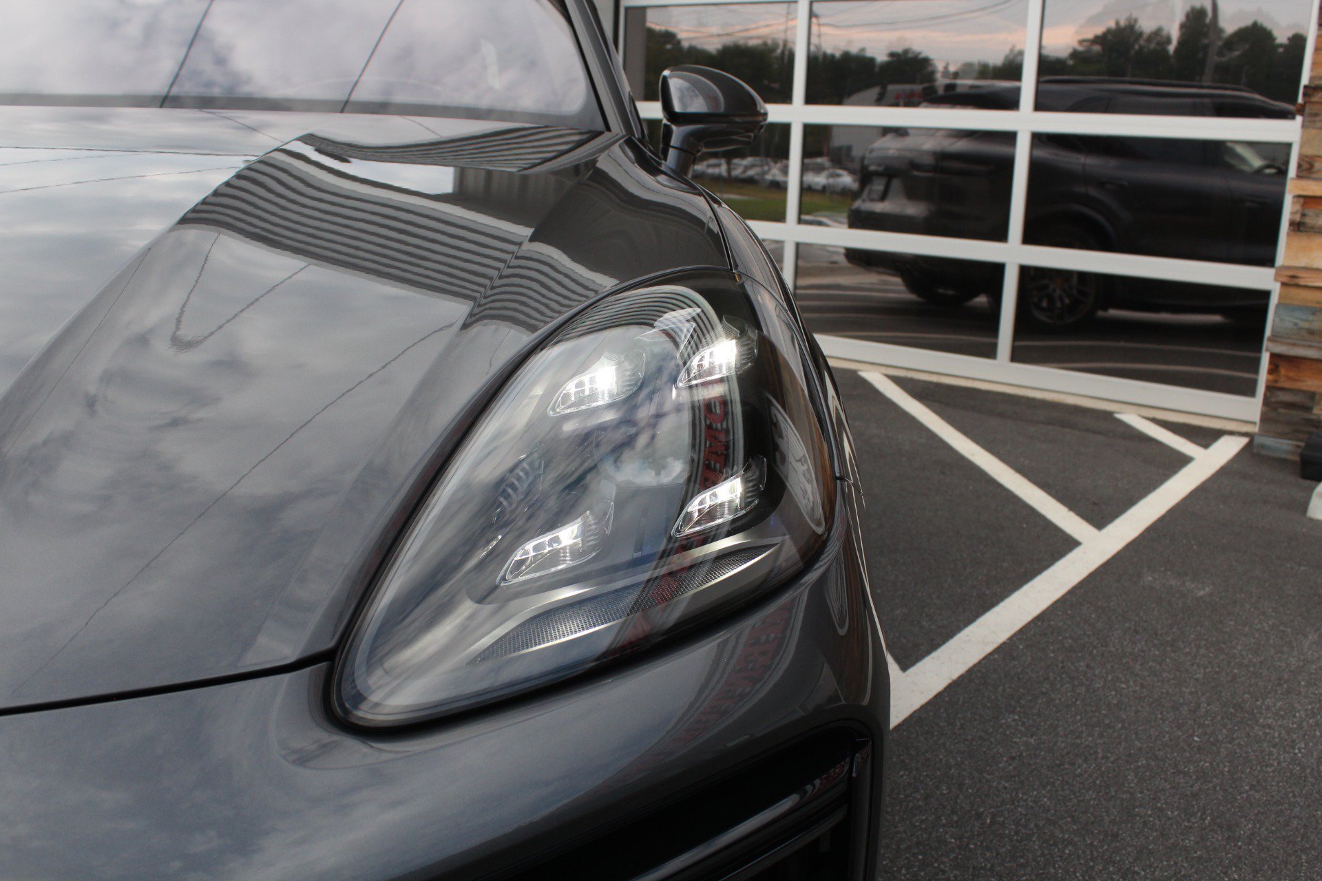 Used 2023 Porsche Cayenne Turbo AWD/4WD image 10