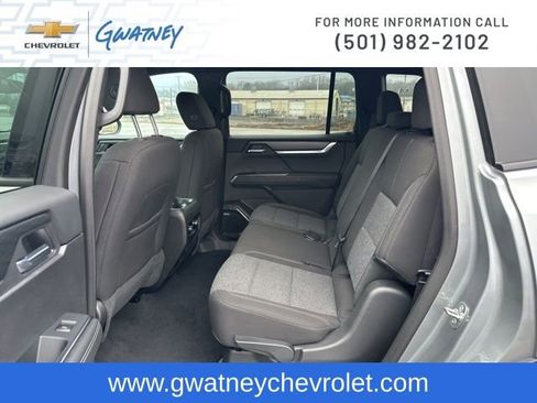 Used 2025 GMC Acadia Elevation image 23