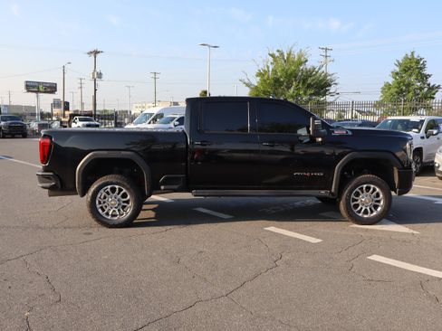 Used 2020 GMC Sierra 2500 AT4 w/ Technology Package AWD/4WD image 11