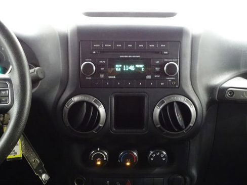 Used 2018 Jeep Wrangler Unlimited Sport AWD/4WD image 28