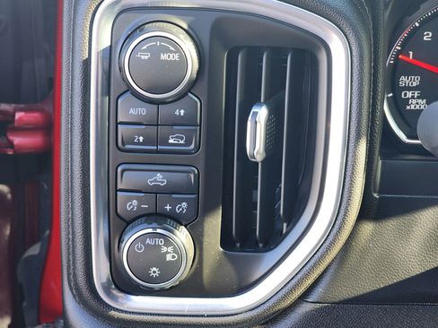 Used 2021 Chevrolet Silverado 1500 LT w/ Convenience Package II AWD/4WD image 19