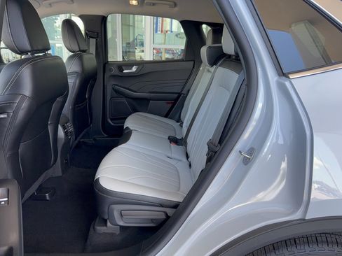 Certified 2025 Ford Escape SE w/ PHEV Premium Package FWD image 12