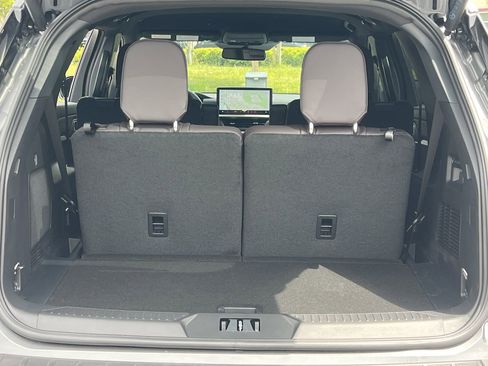 New 2026 Ford Explorer Platinum RWD image 21