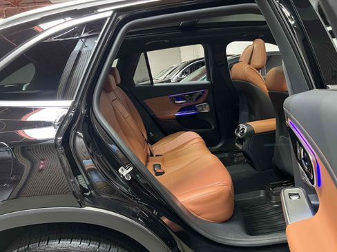Used 2023 Mercedes-Benz GLC 300 4MATIC w/ Exclusive Trim Package image 43