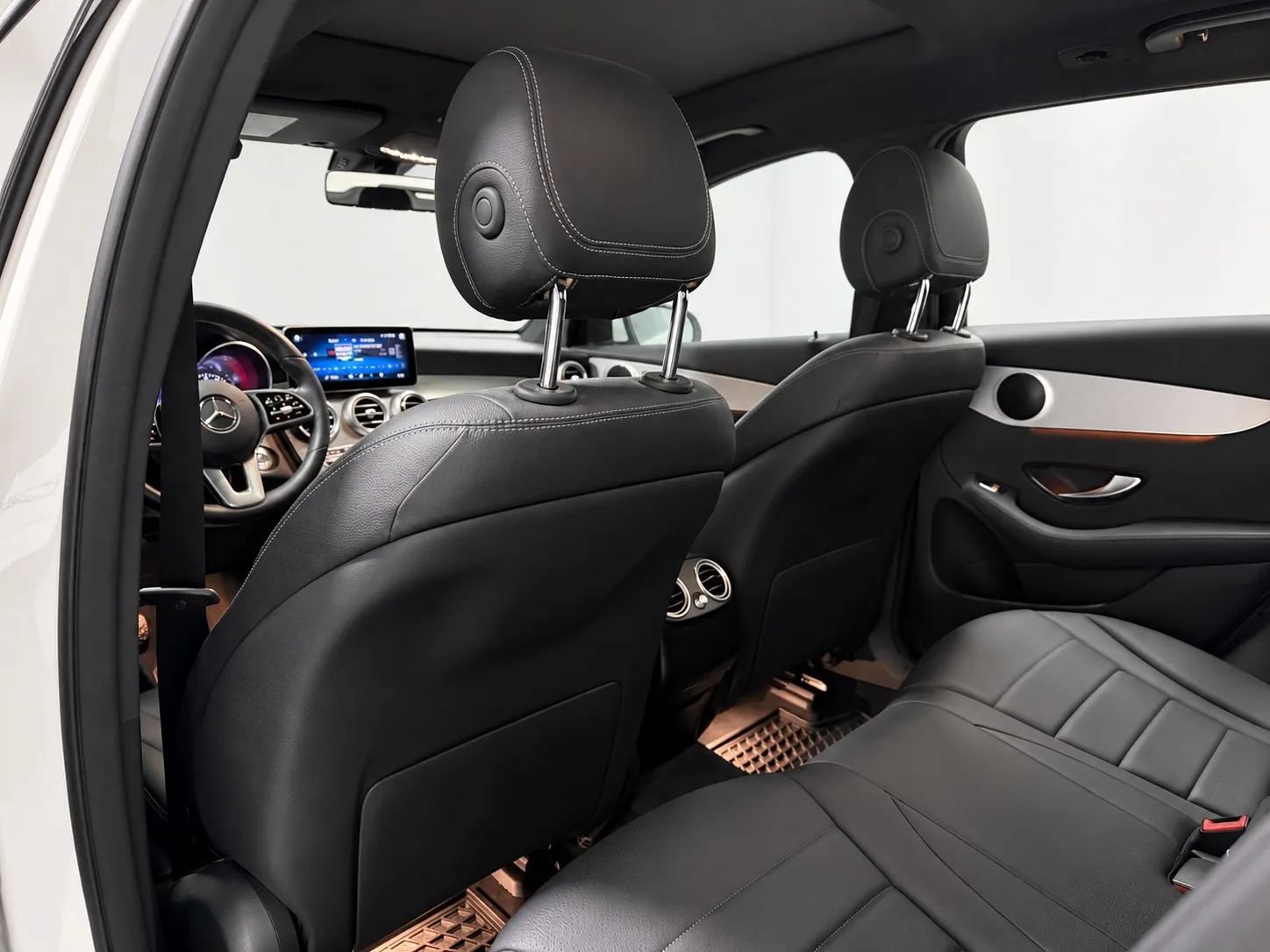 Used 2021 Mercedes-Benz GLC 300 4MATIC w/ Premium Package image 14