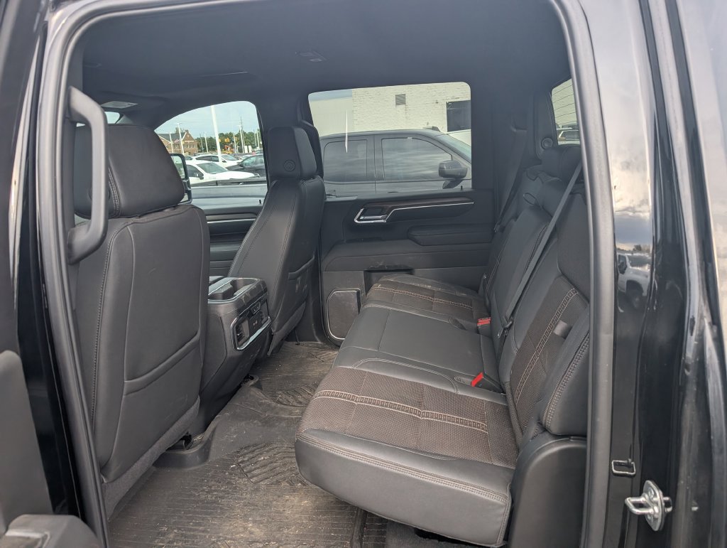 Used 2025 Chevrolet Silverado 3500 High Country w/ High Country Premium Package AWD/4WD image 11
